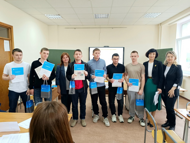 Студенты-первокурсники «Института качества жизни» через участие в деловой игре научились прогнозировать ключевую ставку Банка России 