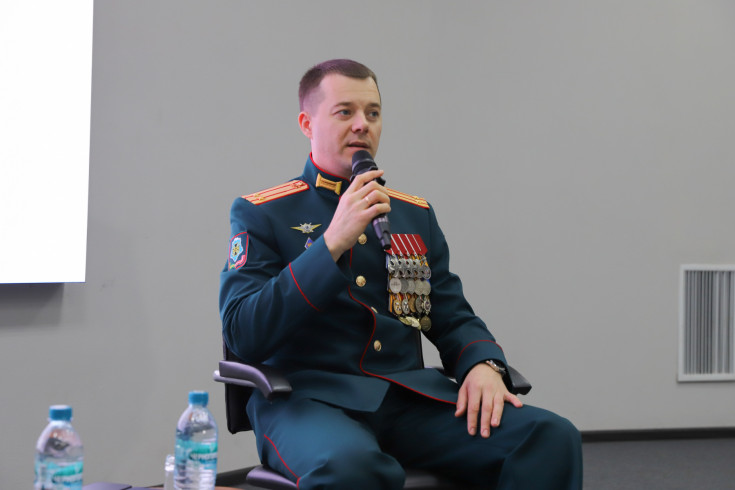 Ветеран СВО Сергей Ковалев встретился со студентами Адыгейского государственного университета в рамках проекта «Беседа с Героем»